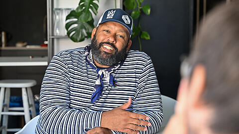 Roger Rekless (bürgerlich David Mayonga) im AZ-Interview in seinem Büro.