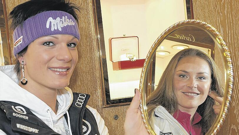 Spieglein, Spieglein in der Hand: Maria Riesch (l.) und ihre Freundin Lindsay Vonn. Spieglein, Spieglein in der Hand: Maria Riesch (l.) und ihre Freundin Lindsay Vonn.