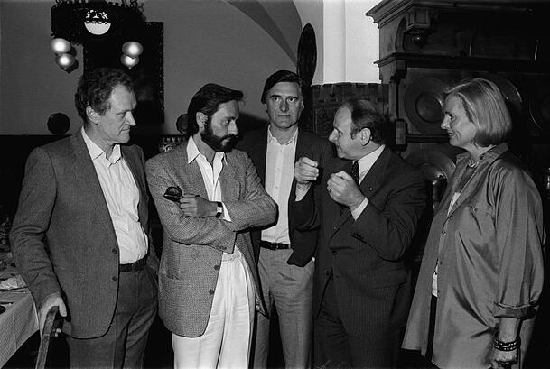 Auch Regisseur Helmut Dietl und die Darsteller der Serie Monaco Franze sind feierlich im Ratskeller empfangen worden.