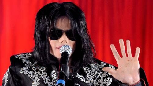 Einer seiner letzten Auftritte: Im März kündigte Michael Jackson seine Londoner Konzerte an, die nun nicht mehr stattfinden. Einer seiner letzten Auftritte: Im März kündigte Michael Jackson seine Londoner Konzerte an, die nun nicht mehr stattfinden.