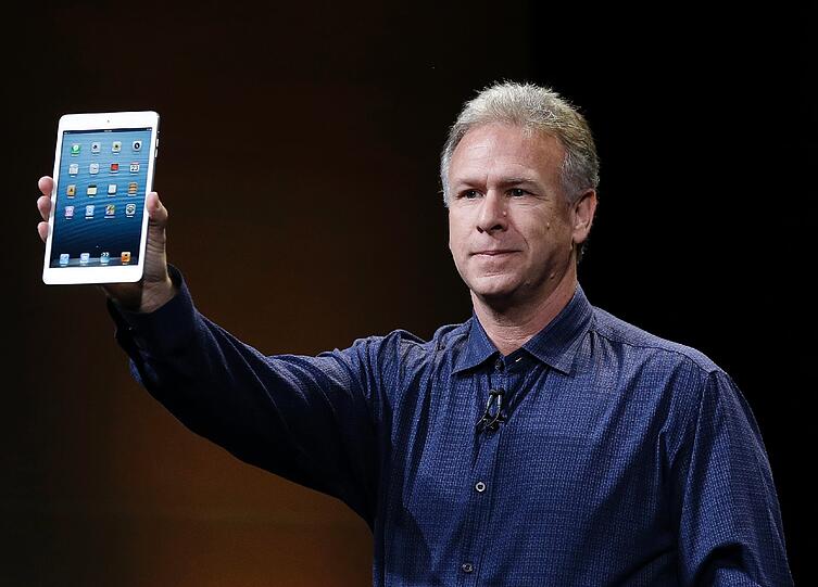 Das iPad
mini bekommt einen Bildschirm mit einer Diagonale von 7,9 Zoll (rund
20 cm), wie Apple-Marketingchef Phil Schiller am Dienstag im
kalifornischen San Jose ankündigte.