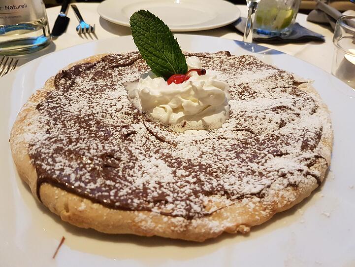 Eine Pervesion, die Spaß macht: Die Nutella-Pizza. Foto: min