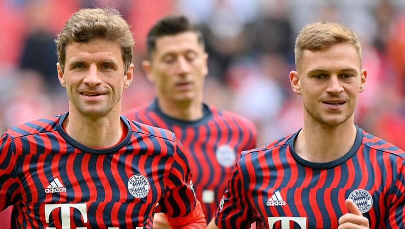 Thomas Müller (li.) und Joshua Kimmich (re.) haben Corona.