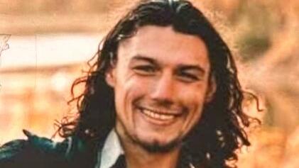 Die Polizei Oberfranken fahndet öffentlich nach dem 31-jährigen Jewgenij Wenzel, der aus der Psychiatrie in Bamberg entflohen ist.