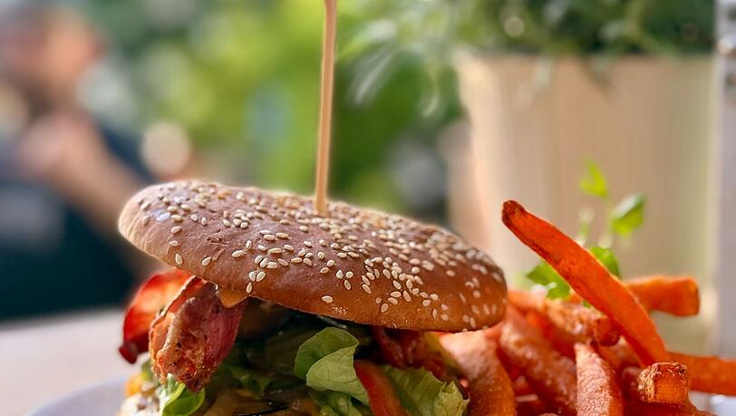 Der ber&uuml;hmte Froschgartl Burger.