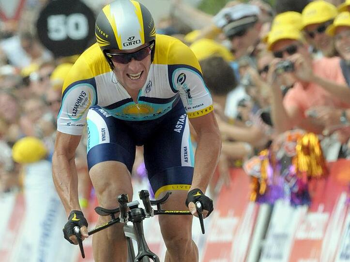Lance Armstrong fährt beim Einzelzeitfahren bei der Tour de France in Monaco.