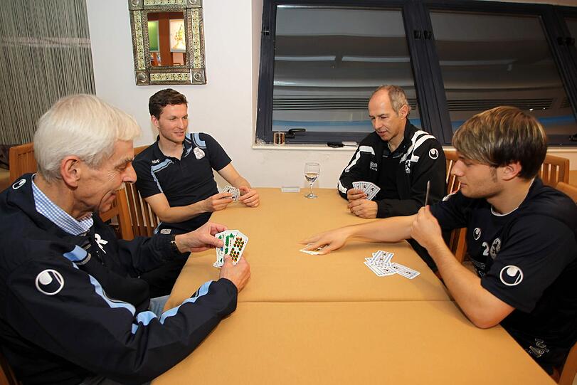 Die Löwen beim Karteln: Ausgleich zum Training in Belek - die Bilder