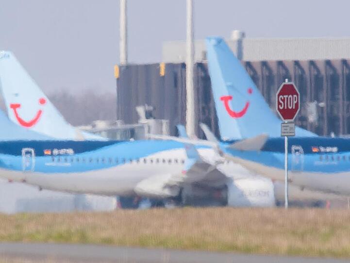 Die Coronakrise trifft Luftverkehr und Touristik. Der Reisekonzern Tui setzt deshalb auf staatliche Hilfe.
