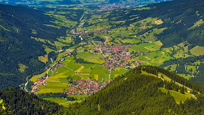 Ein Blick über das Allgäu, ein beliebtes Urlaubsziel. Das Hotel mit dem besonderen Konzept muss aus mehreren Gründen das Ende verkünden. Ein Blick über das Allgäu, ein beliebtes Urlaubsziel. Das Hotel mit dem besonderen Konzept muss aus mehreren Gründen das Ende verkünden.
