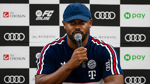 Triple-Ansage: Bayern-Trainer Vincent Kompany gibt auf der Asien-Tour die h&ouml;chsten Ziele aus.