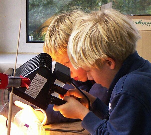 Für neugierige Kinder gibt's ein tolles Ferienprogramm im ÖBZ.