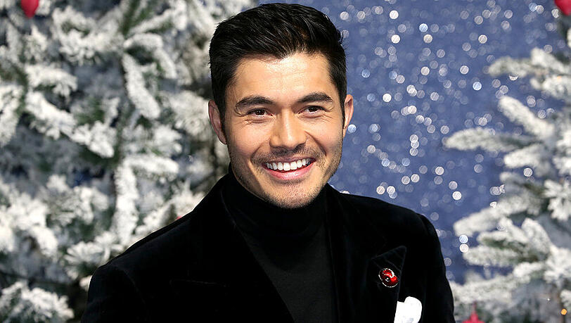 Henry Golding wird 2021 zum ersten Mal Vater. Henry Golding wird 2021 zum ersten Mal Vater.