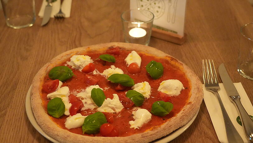 Die Pizza Bufala kostet 22 Euro.