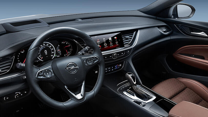 Das Cockpit des neuen Sports-Tourer entspricht dem der ebenfalls neu aufgelegten Limousine.