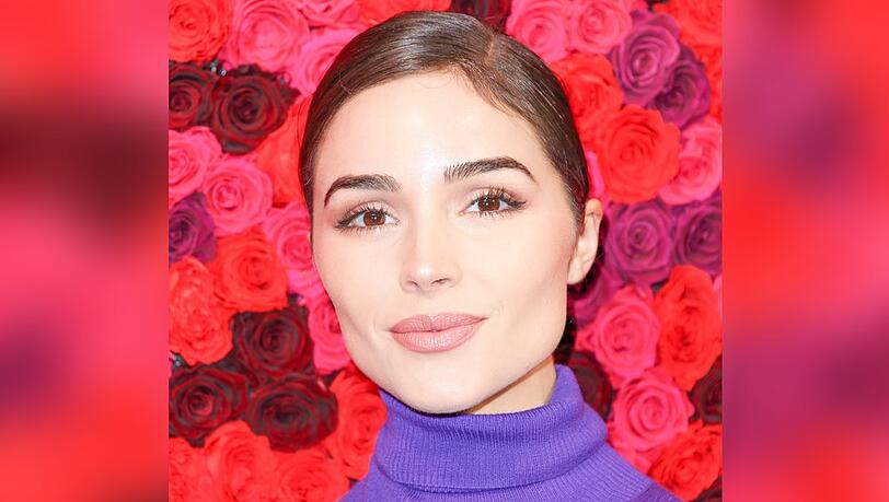 Ein gutes Gesichtsöl schützt die Haut im Winter vor Kälte und Feuchtigkeitsverlust: Olivia Culpo schwört beispielsweise auf Pflegeöl mit Vitamin E.