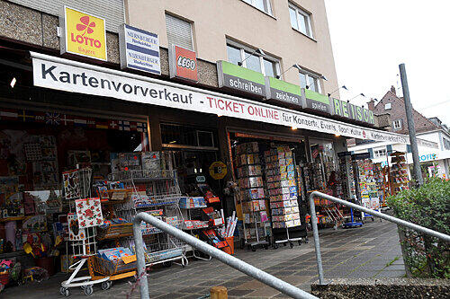 Seinen Laden in der Äußeren Sulzbacher Straße gibt er zum Jahresende auf.