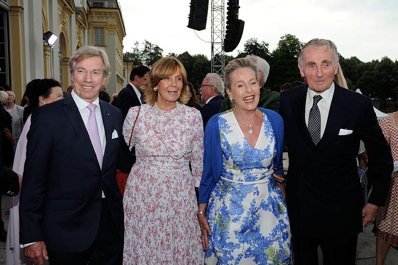Poldi Prinz von Bayern mit Frau Ursula Prinzessin von Bayern und Herzog Max in Bayern mit Frau Elisabeth in Bayern