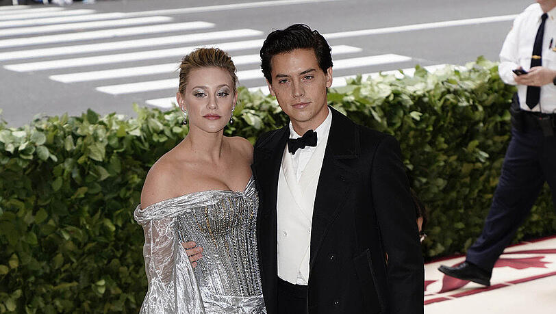 Machen sich über die Trennungsgerüchte lustig: Lili Reinhart und Cole Sprouse Machen sich über die Trennungsgerüchte lustig: Lili Reinhart und Cole Sprouse