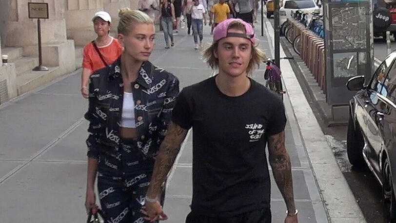 Hailey Baldwin und Justin Bieber feierten kürzlich ihre Hochzeit mit Familie und Freunden Hailey Baldwin und Justin Bieber feierten kürzlich ihre Hochzeit mit Familie und Freunden