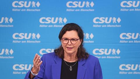 Ilse Aigner, Vorsitzende des CSU Bezirksverbandes Oberbayern, spricht.