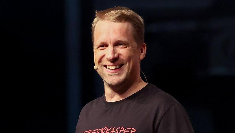Oliver Pocher verarbeitete die Trennung in seiner Show "Liebeskasper" und die Scheidung nun beim Rammstein-Konzert.