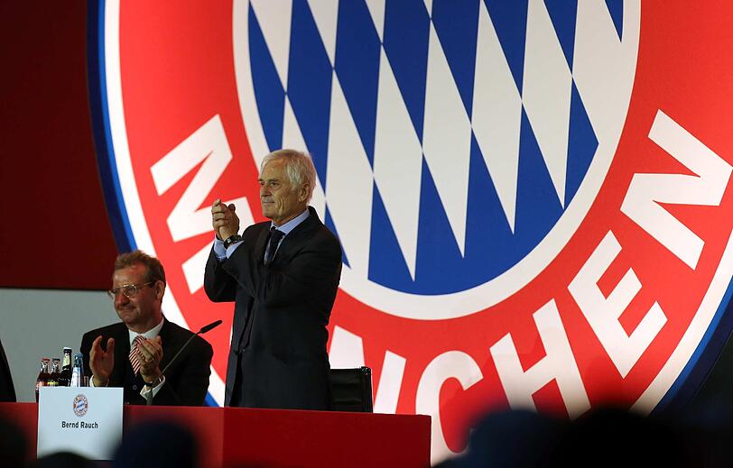 Hier verabschiedet sich Bernd Rauch als Vizepräsident des FC Bayern.