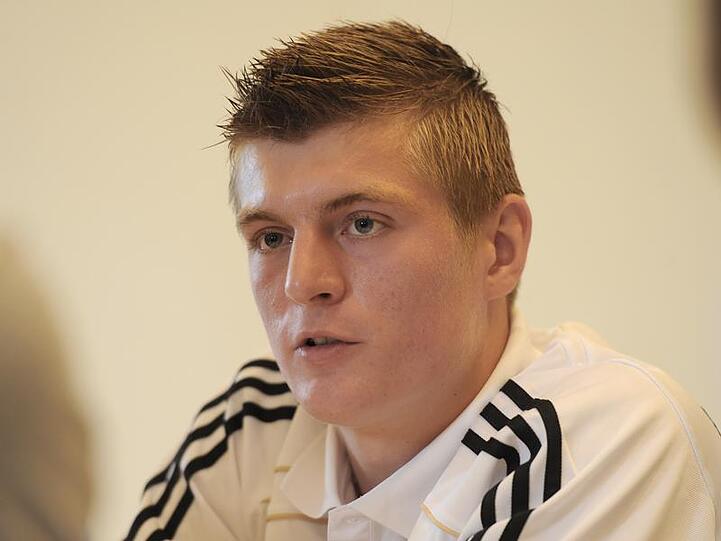 Fußballer Toni Kroos wählt Angela Merkel