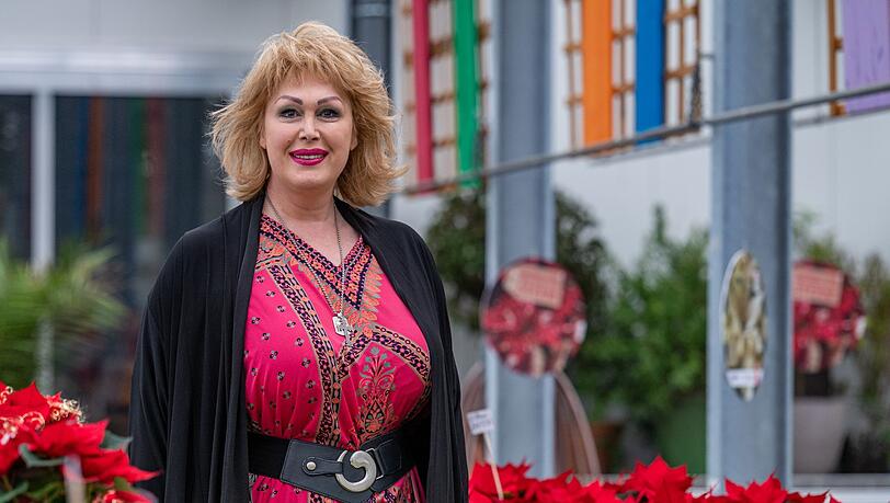 Die Künstlerin Gloria Gray möchte Bürgermeisterin in Zwiesel werden.