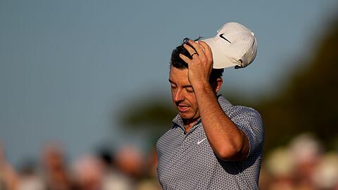 Rory McIlroy b&uuml;&szlig;te an Tag drei des Masters in Augusta seine klare F&uuml;hrung ein.