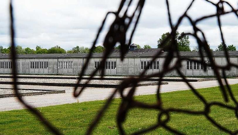Baracke in der KZ-Gedenkstätte Dachau: Sie sollen bald die Lebensbedingungen im Terror besser darstellen. Eine Wand soll durch Glas ersetzt werden.