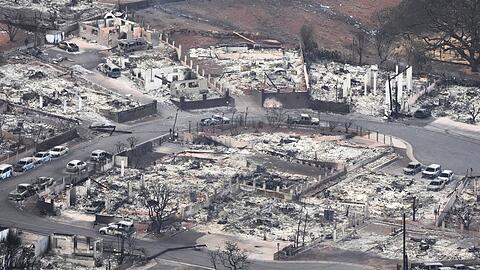 Eine durch einen Waldbrand zerstörte Gegend in Lahaina. Auf der kleinen Insel Maui im US-Bundesstaat Hawaii herrscht aufgrund verheerender Busch- und Waldbrände der Ausnahmezustand.