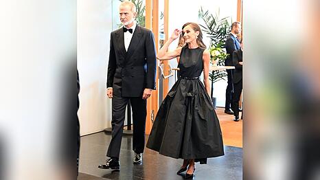 K&ouml;nigin Letizia trug dieses Kleid schon 2021.