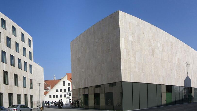 Das Jüdische Museum München auf dem Jakobsplatz. Über diesen Platz werden ab September die Schüler des jüdischen Gymnasiums laufen. Das Jüdische Museum München auf dem Jakobsplatz. Über diesen Platz werden ab September die Schüler des jüdischen Gymnasiums laufen.