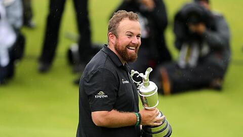 Lowry nimmt die "Claret Jug"-Trophäe und ein Preisgeld von rund 1,93 Millionen US-Dollar nach Hause.