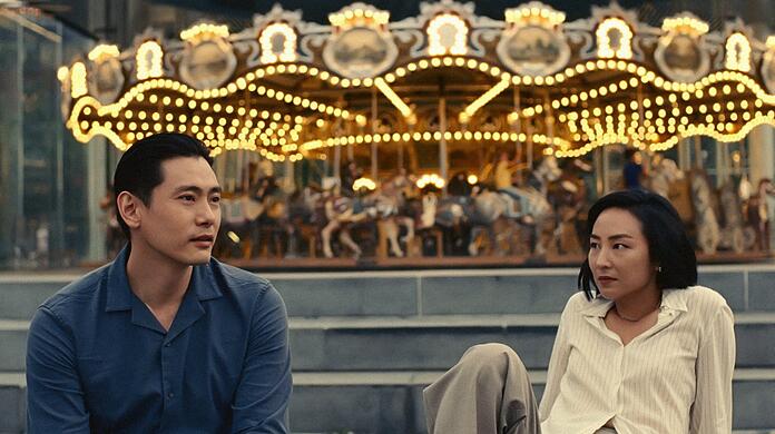 Hae Sung (Theo Yoo) und Nora (Greta Lee) teilen eine gemeinsame Jugend, in der alles begann.