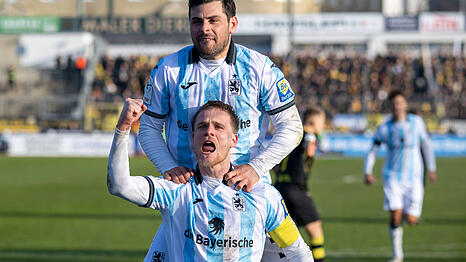 Der L&ouml;we hat die Leiberl sch&ouml;n: Das Heimtrikot des TSV 1860 wurde von Fans zum sch&ouml;nsten aller Profi-Klubs gew&auml;hlt