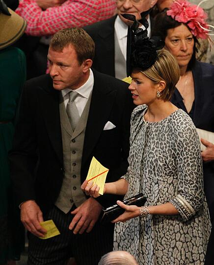 Auch Madonnas Ex ist geladen: Regisseur Guy Ritchie mit seiner Freundin Jacqui Ainsley.
