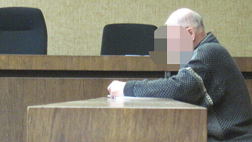 Einbrecher gehen nicht gerne in Rente: Detlef S. (73) soll bei fünf Juwelieren in Bad Tölz und Rosenheim eingestiegen sein. Einbrecher gehen nicht gerne in Rente: Detlef S. (73) soll bei fünf Juwelieren in Bad Tölz und Rosenheim eingestiegen sein.