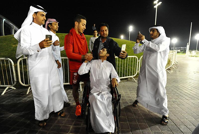 Die Bilder vom ersten Bayern-Trainig in Doha (Katar)