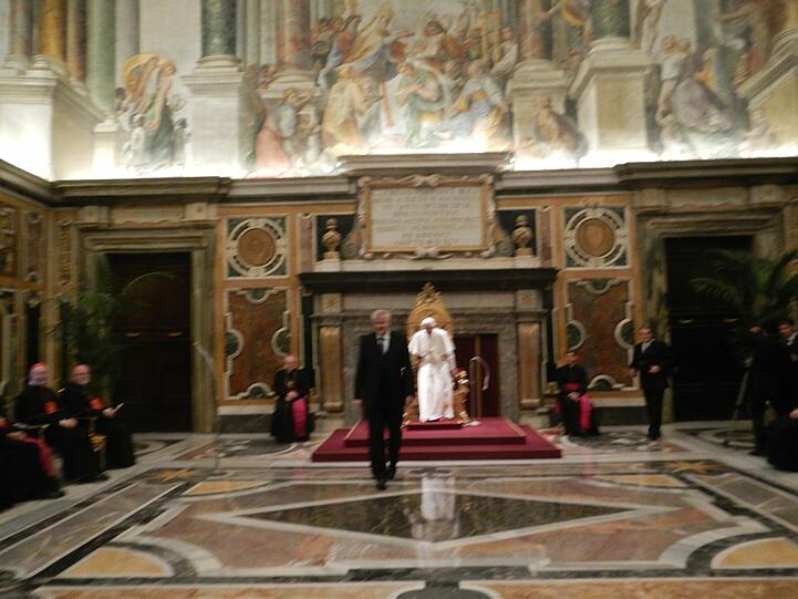 Eine bayerische Delegation besucht den Papst und gratuliert zum Geburtstag. Die AZ war für Sie in Rom. Die Bilder.