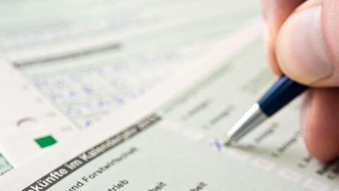 In Deutschland hatten zuletzt rund 764.000 Erwerbstätige neben ihrer Selbstständigkeit noch eine abhängige Beschäftigung.