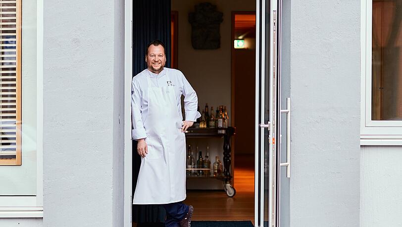 Münchens derzeitig einziger und unerreichter Dreisternekoch: Jan Hartwig (42), der in seinem eigenen Restaurant Jan für Feinschmecker-Genüsse sorgt.