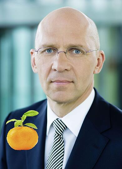 Klaus Dittrich - der Messe-Millionär: Nach 13 Jahren kommt das Glück: Der Chef der Messe in Riem, Klaus Dittrich, verkündet nach dem Umzug 1998 wieder einen Rekordumsatz. Dieses Jahr macht er zwölf Millionen Euro Reingewinn &ndash; die an Stadt und Land fließen. Auch die Mitarbeiter bekommen 500 Euro Belohnung und eine Gehaltserhöhung von drei Prozent. Guter Chef.