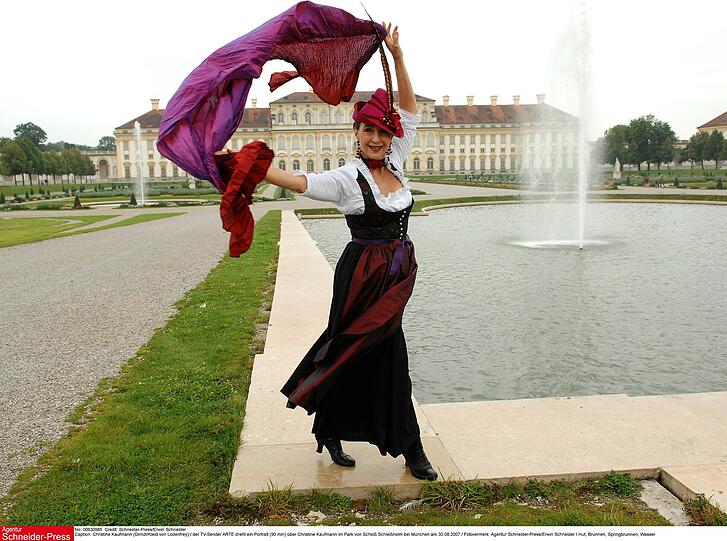 Christine Kaufmann im Park von Schloss Schleißheim bei München am 30.08.2007