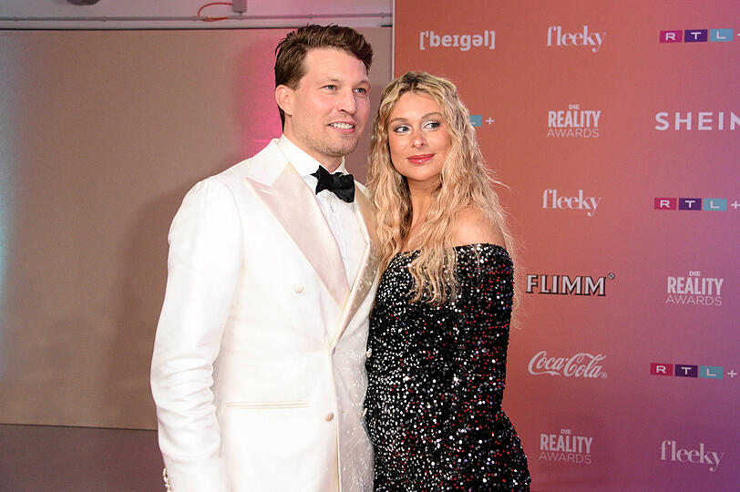 Model Vanessa Schmitt an der Seite ihres Partners, dem Schauspieler Raúl Richter.