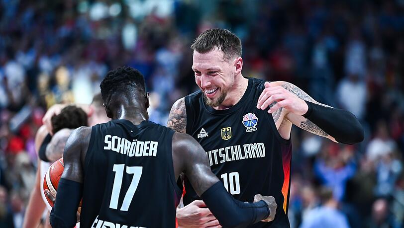 Schröder und Theis drehen am Ende des Finals auf.