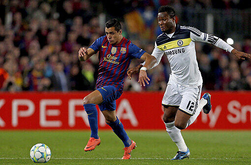 Zweikampf im Spiel Barcelona gegen den FC Chelsea.