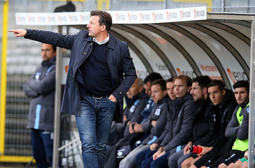Löwen-Trainer Kosta Runjaic erlebte in Sandhausen einen unruhigen Nachmittag.