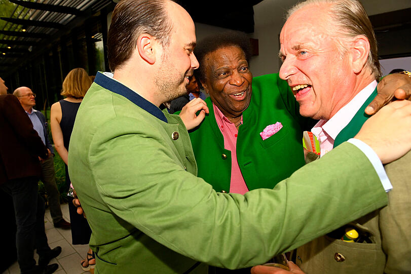 Es herrschte ausgelassene Partystimmung bei der Geburtstagsparty von Benjamin Bartz. Auch Enno Baron von Ruffin feierte mit.
