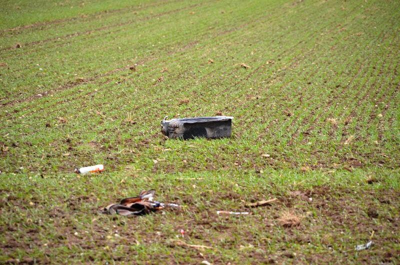 Horror-Unfall am Tag von Heiligabend: Ein Auto ist auf der B12 gegen einen Baum geschleudert. Der Insasse verbrannte im Wrack.